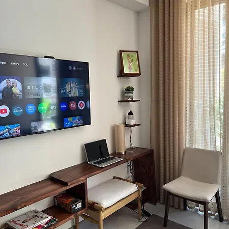 Luxury Habitat City Apartment w pool-AC-Wifi